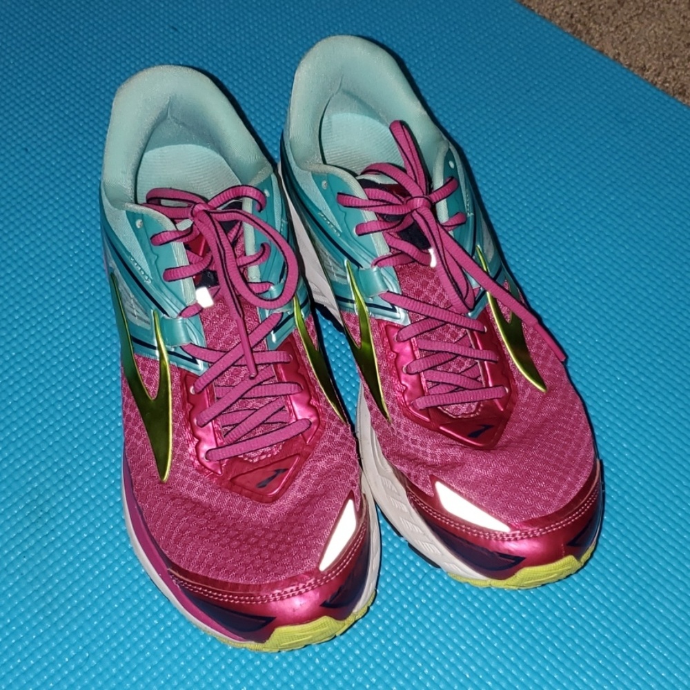 BROOKS RUNNING SHOES